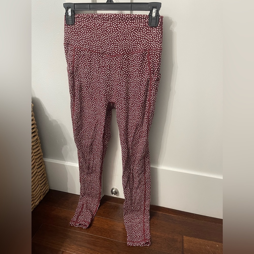 Buffbunny Rosa Pocket Leggings vineyard dark red bossy print